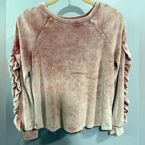 CUPIO Woman's Winter Rose Stretch
Velour Raglan Ruffle Sleeve Top
Pullover